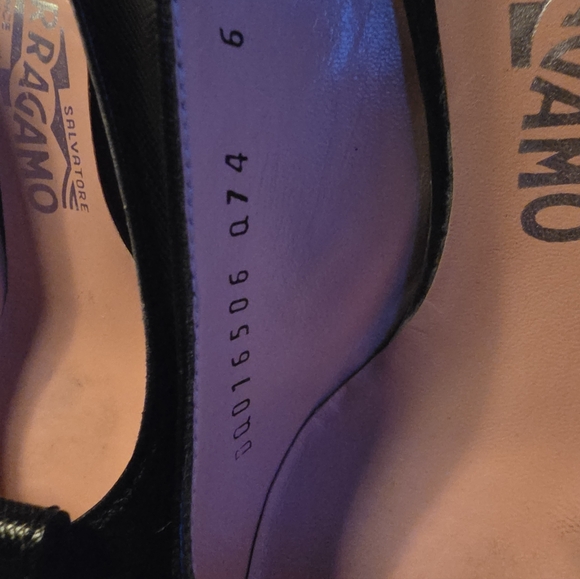 Salvatore Ferragamo Gancini slingback pumps. - Picture 3 of 12